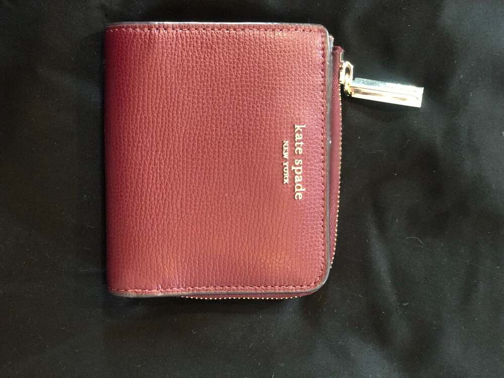 Kate Spade Eva Small L-Zip Bifold Wallet in Cherrywood